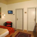 Im Froschhaus Mit Fruehstueckskuechen