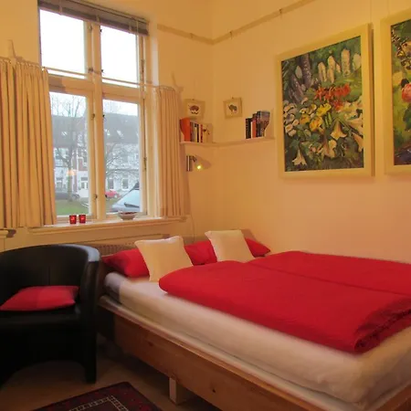 Im Froschhaus Mit Fruehstueckskuechen Pensjonat Friedrichstadt