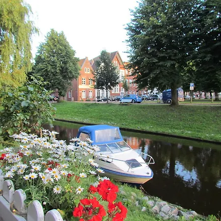 Konukevi Im Froschhaus Mit Fruehstueckskuechen 3*