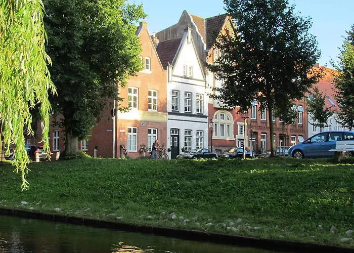 Im Froschhaus Mit Fruehstueckskuechen