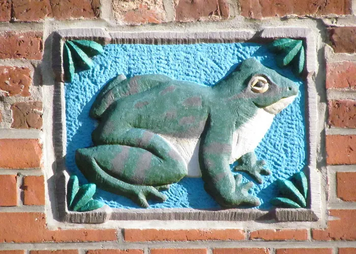 Im Froschhaus Mit Fruehstueckskuechen Friedrichstadt